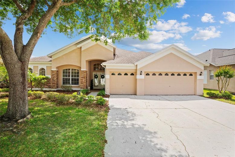 Attached, Exterior, Facade, Ranch