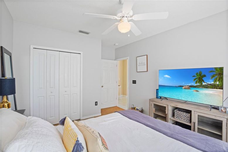 Bedroom, Interior, Water