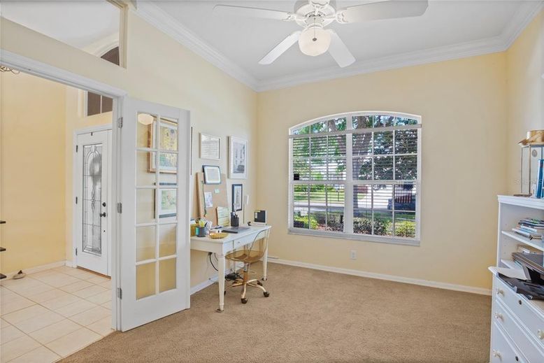 Home Office, Interior