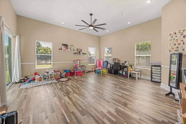 Home Office, Interior, Recessed Lighting, Wood Texture Flooring