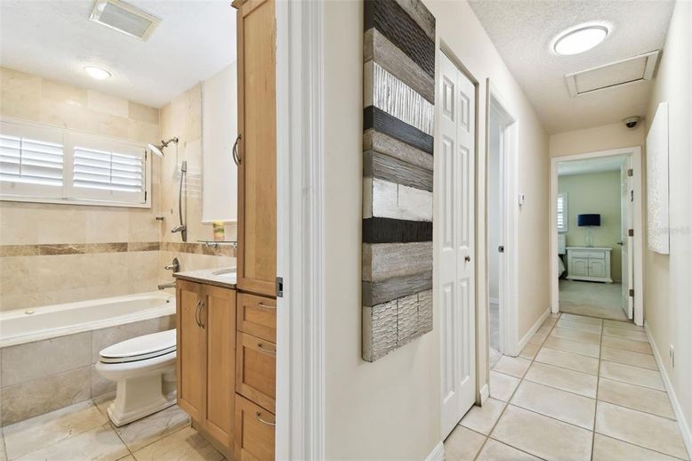 Bathroom, Interior, Recessed Lighting