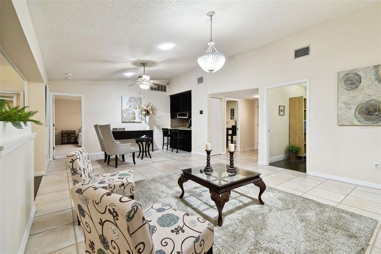 Dining room, Interior, Living room, Pendant Lights, Recessed Lighting