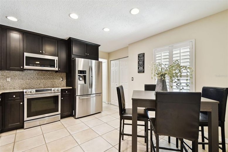 Dining room, Interior, Kitchen, Recessed Lighting, Stainless Steel Appliances
