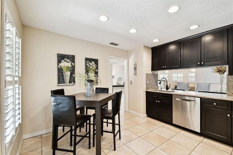 Dining room, Interior, Kitchen, Recessed Lighting