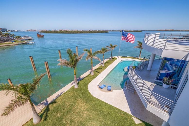 Exterior, Lake, Pool, Water