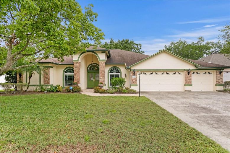 Attached, Backyard, Exterior, Facade, Brick Facade, Ranch