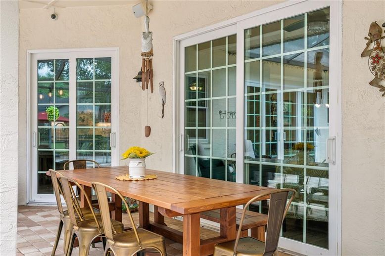 Dining room, Interior