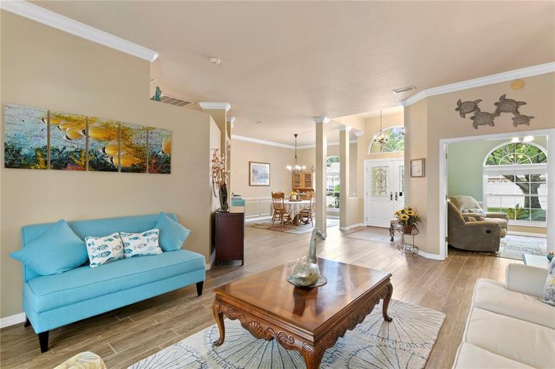 Chandelier, Dining room, Interior, Living room, Pendant Lights, Wood Texture Flooring