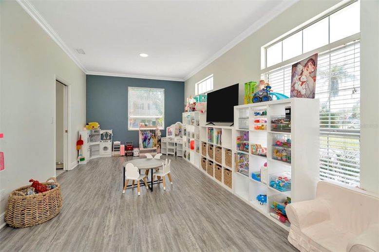 Interior, Recessed Lighting, Wood Texture Flooring