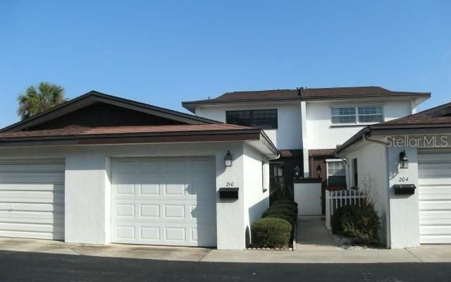 Attached, Exterior, Facade, Modern