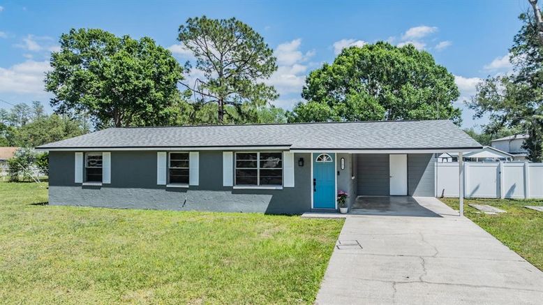 Backyard, Exterior, Facade, Ranch
