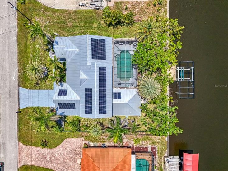 Exterior, Drone
