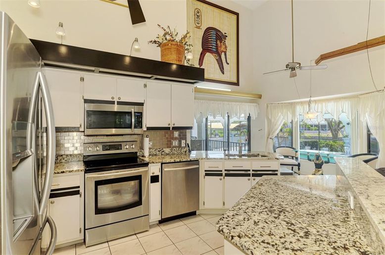 Interior, Kitchen, Pendant Lights, Stainless Steel Appliances
