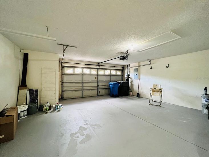 Garage, Interior