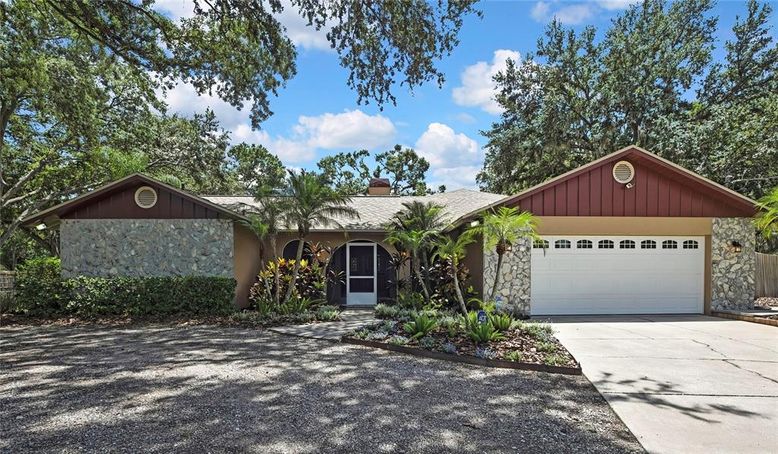 Attached, Exterior, Facade, Ranch
