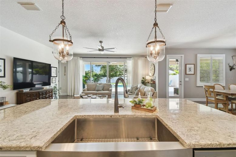 Dining room, Interior, Kitchen, Pendant Lights