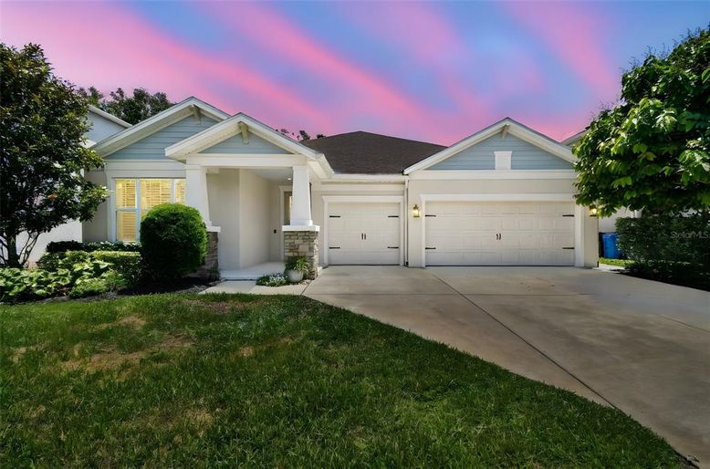 Attached, Exterior, Facade, American Craftsman