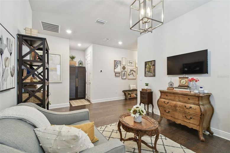 Interior, Living room, Pendant Lights, Recessed Lighting, Wood Texture Flooring