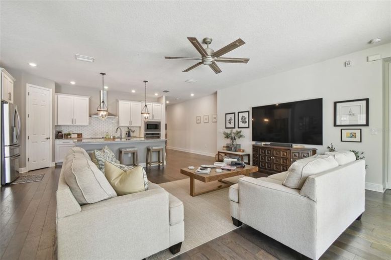 Interior, Kitchen, Living room, Pendant Lights, Recessed Lighting, Stainless Steel Appliances, Wood Texture Flooring
