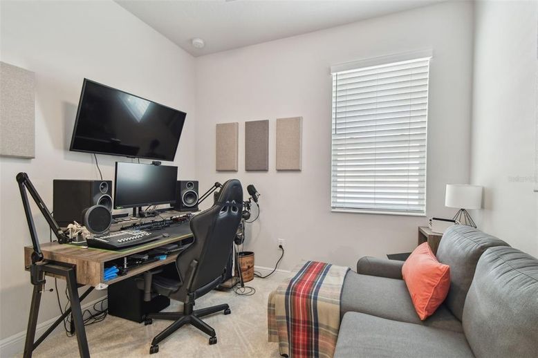 Home Office, Interior