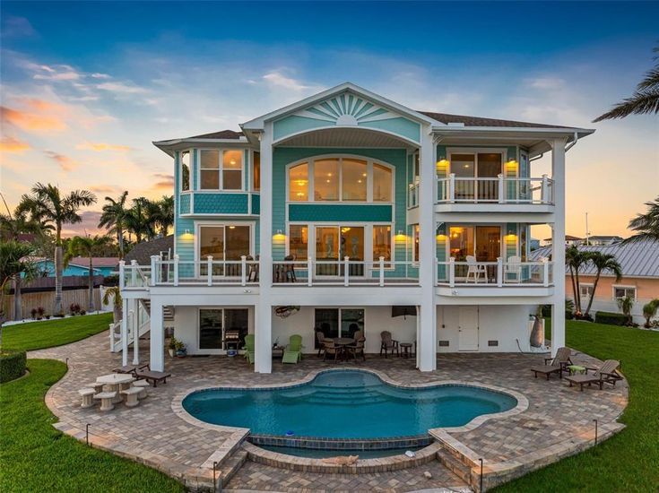 Exterior, Pool