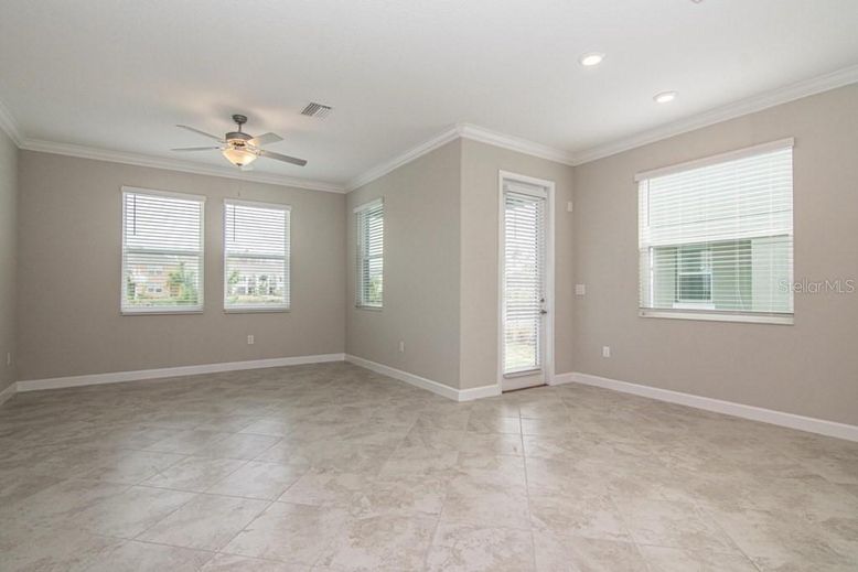 Empty room, Interior, Recessed Lighting