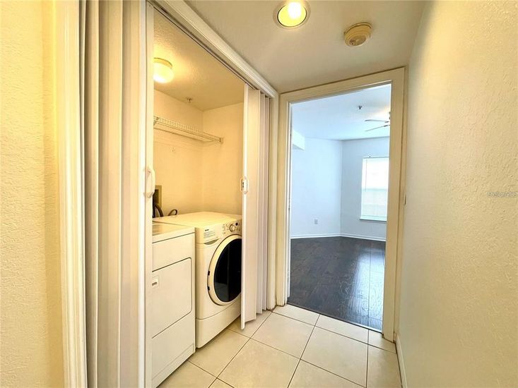 Interior, Utility Closets, Washer, Wood Texture Flooring