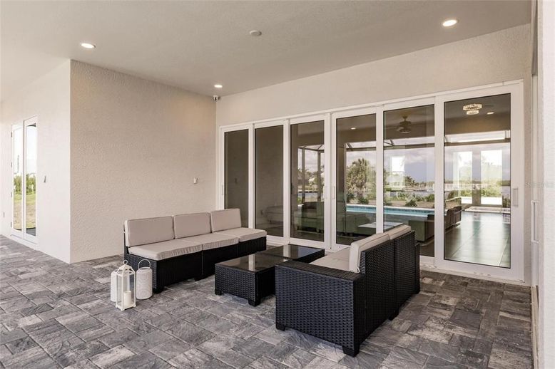 Exterior, Recessed Lighting, Water
