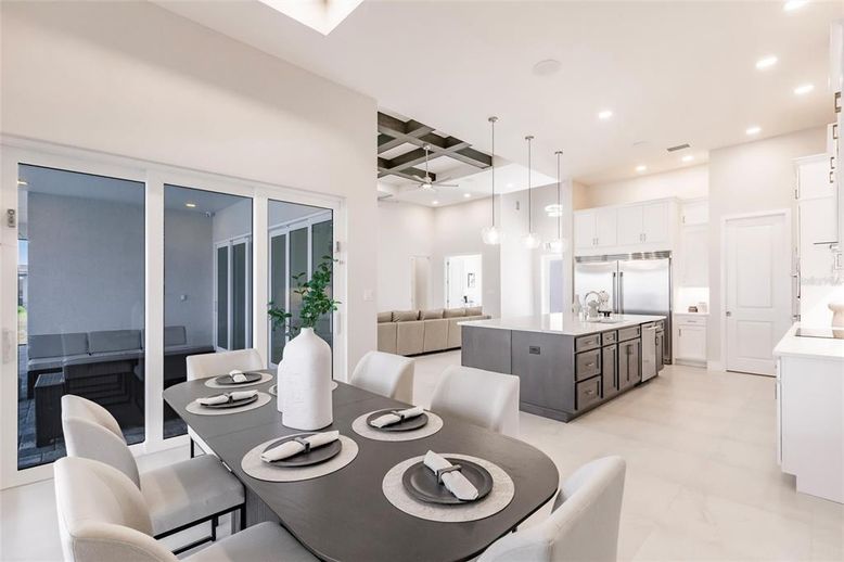 Dining room, Interior, Kitchen, Pendant Lights, Recessed Lighting, Stainless Steel Appliances