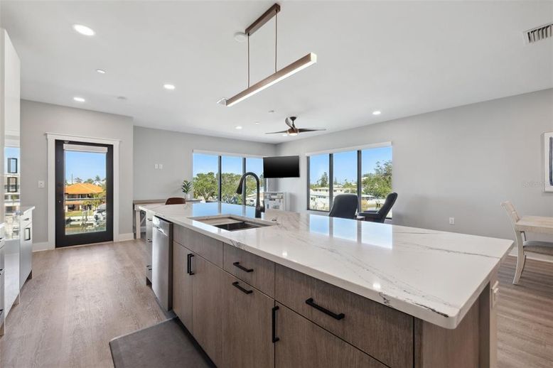 Dining room, Interior, Kitchen, Pendant Lights, Recessed Lighting, Wood Texture Flooring