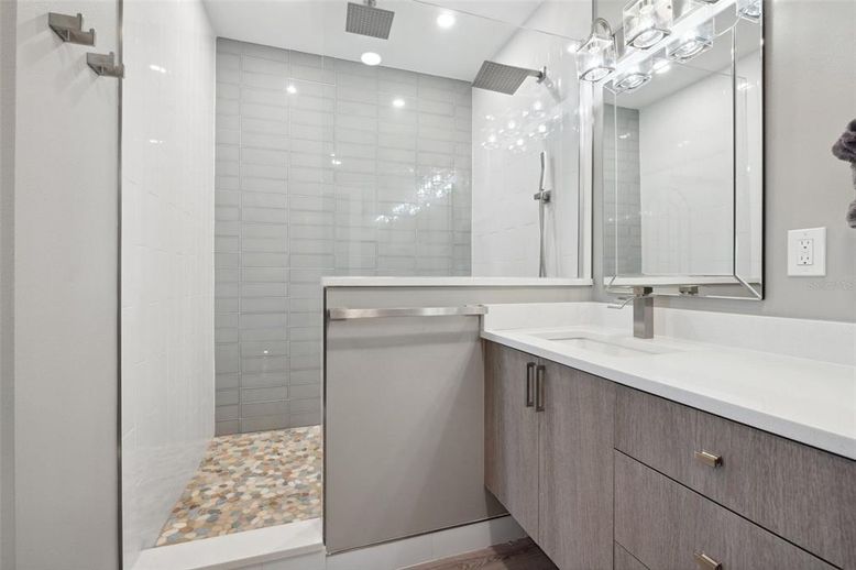 Bathroom, Interior, Recessed Lighting