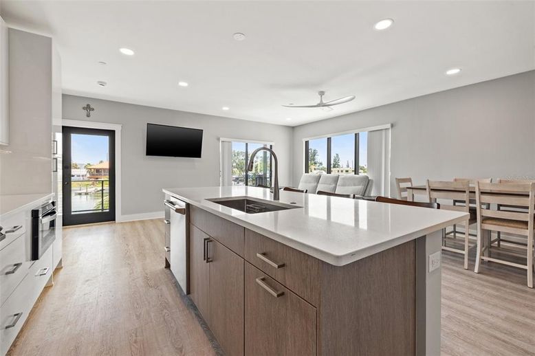 Dining room, Interior, Kitchen, Recessed Lighting, Wood Texture Flooring
