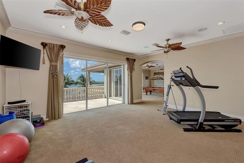 Fitness Equipment, Interior, Recessed Lighting, Water