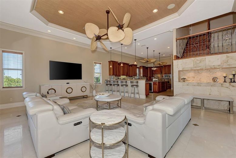 Interior, Kitchen, Living room, Marble Walls, Pendant Lights, Recessed Lighting