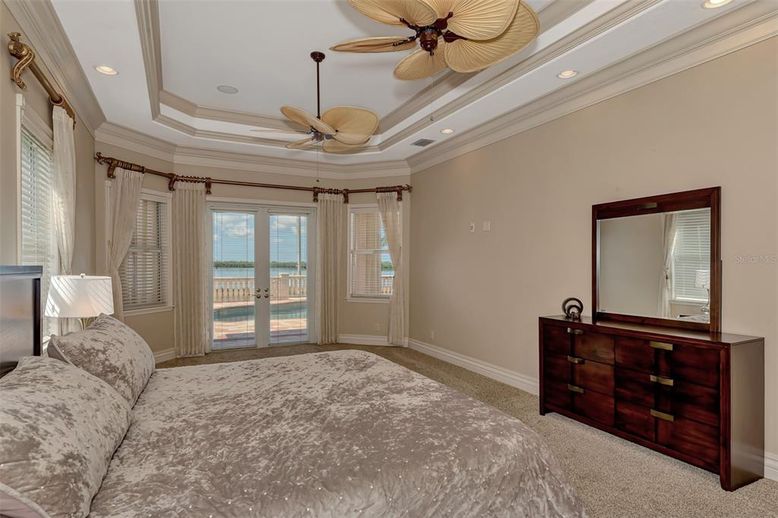 Bedroom, Interior, Recessed Lighting, Water