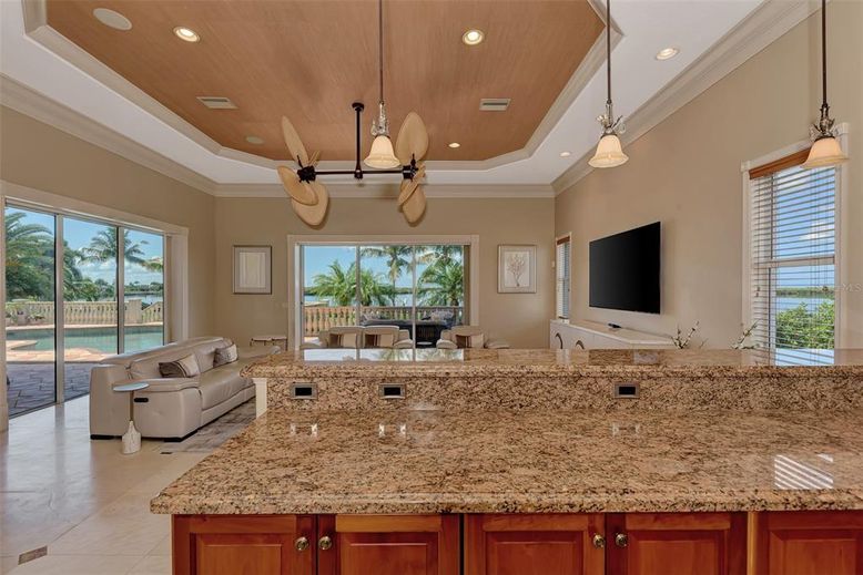 Interior, Living room, Pendant Lights, Recessed Lighting, Water