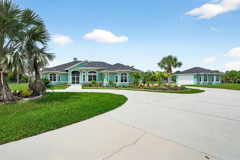 Backyard, Exterior, Facade, French Provincial