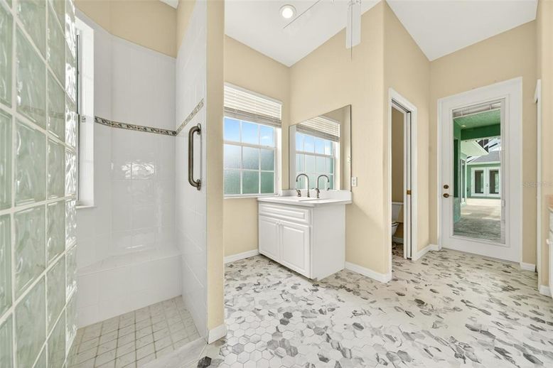 Bathroom, Interior, Recessed Lighting
