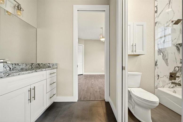 Bathroom, Interior, Pendant Lights, Wood Texture Flooring