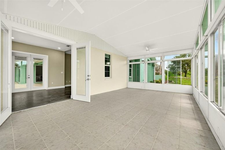 Empty room, Interior, Recessed Lighting, Sun Room