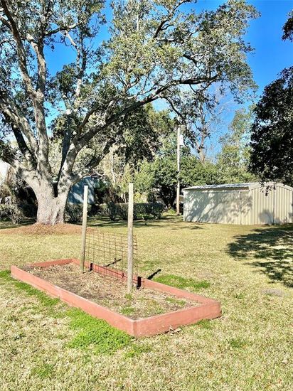 Backyard, Detached Garage, Exterior