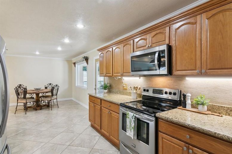 Dining room, Interior, Kitchen, Recessed Lighting
