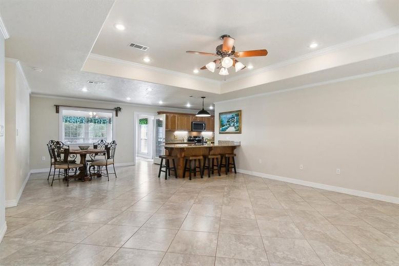 Dining room, Interior, Kitchen, Recessed Lighting