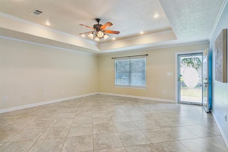 Empty room, Interior, Recessed Lighting