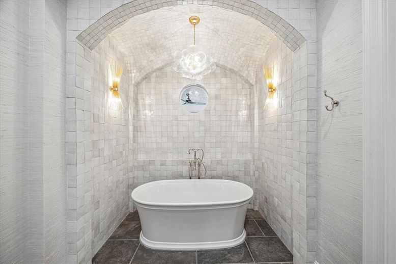 Bathroom, Free Standing Baths, Interior, Pendant Lights