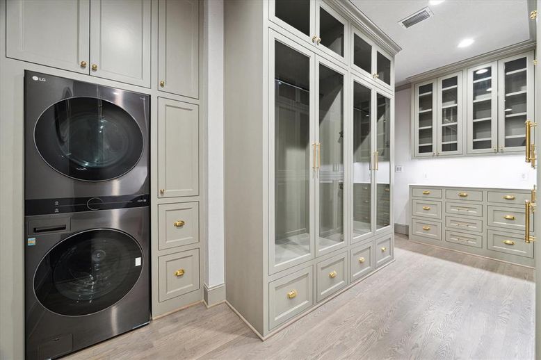 Interior, Recessed Lighting, Utility Closets, Washer, Wood Texture Flooring