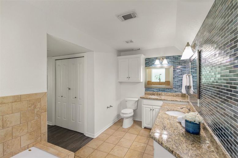 Bathroom, Dual Sink Vanities, Interior, Stone Walls
