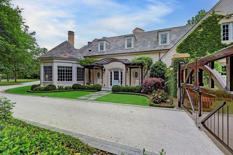 Backyard, Exterior, Facade, French Provincial
