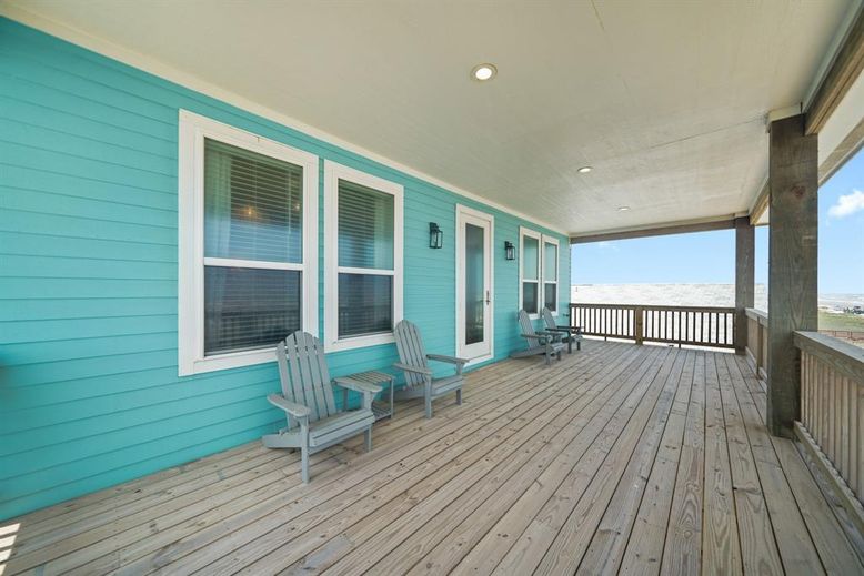Exterior, Recessed Lighting, Wood Texture Flooring