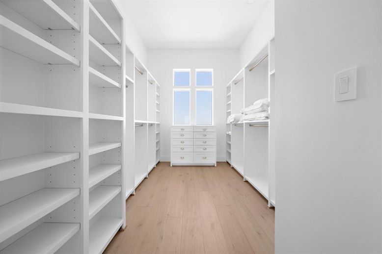 Interior, Walk-in Closets, Wood Texture Flooring